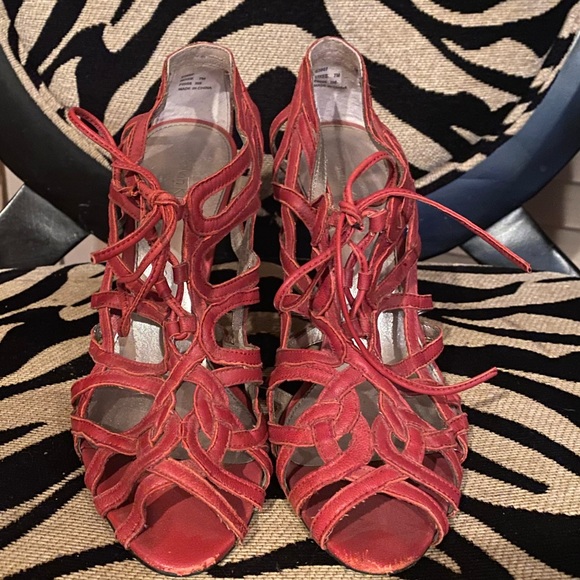 Calvin Klein Womens Nixee Size 7 red EStrappy Heels - Picture 2 of 10